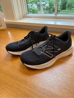 New Balance Fresh Foam 880 Black and White Athletic Running Sneakers